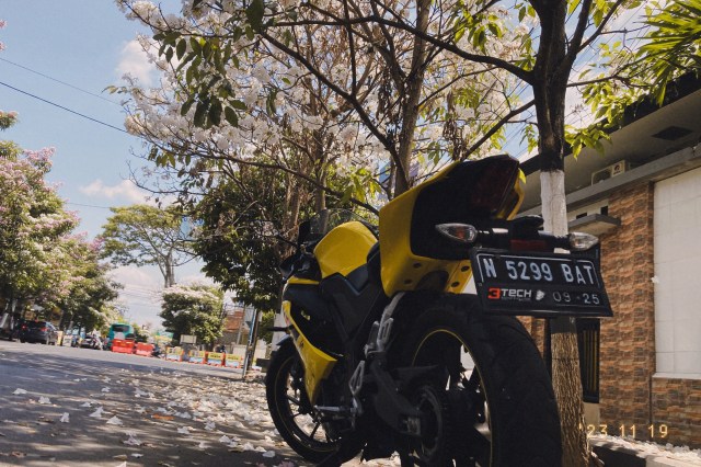 【バイク改造】バルブ付きレーシング用カスタムマフラーを取り付けてみた!!